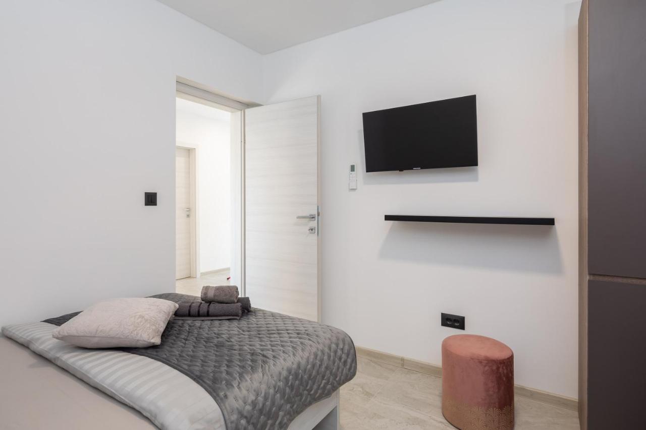 Luxury Apartment Lorena - Private Heated Pool - Jesenice  Ngoại thất bức ảnh