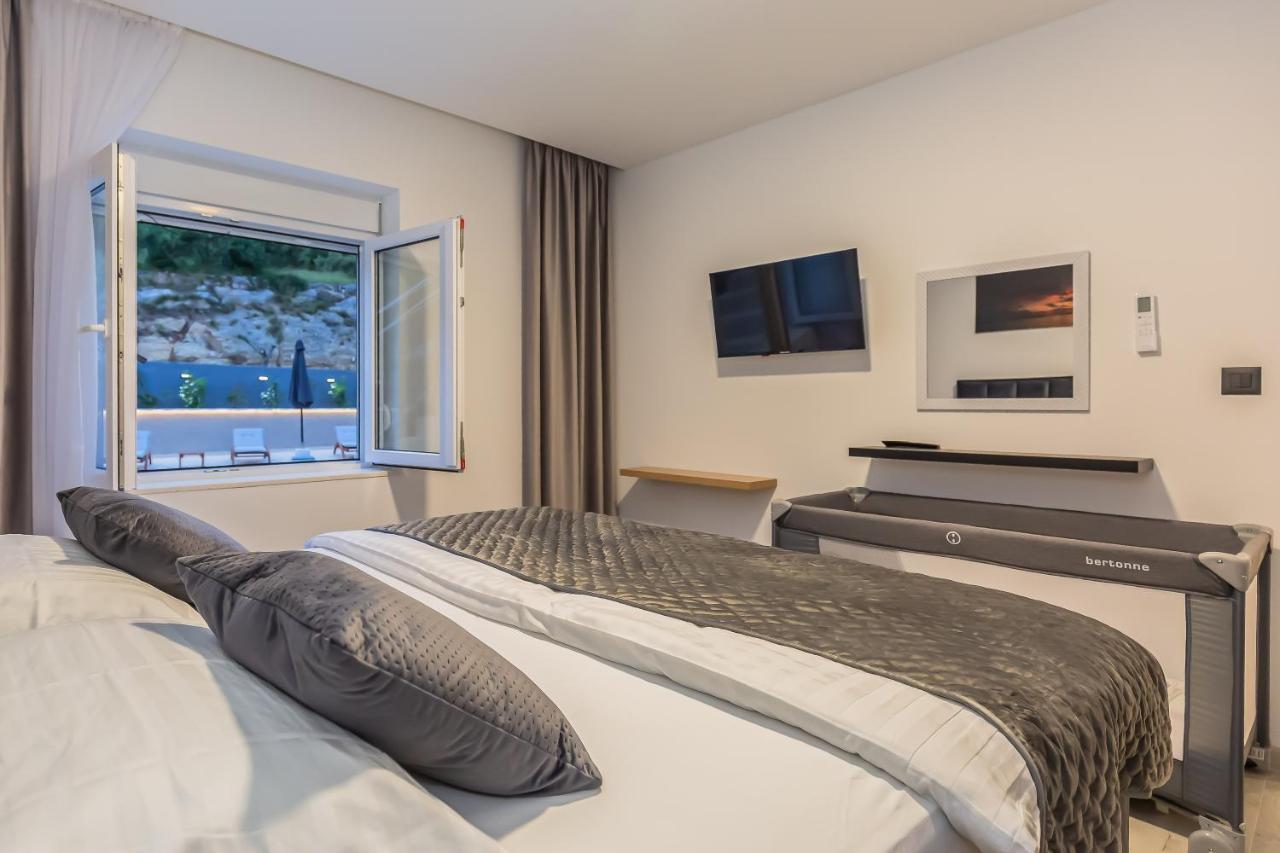 Luxury Apartment Lorena - Private Heated Pool - Jesenice  Ngoại thất bức ảnh