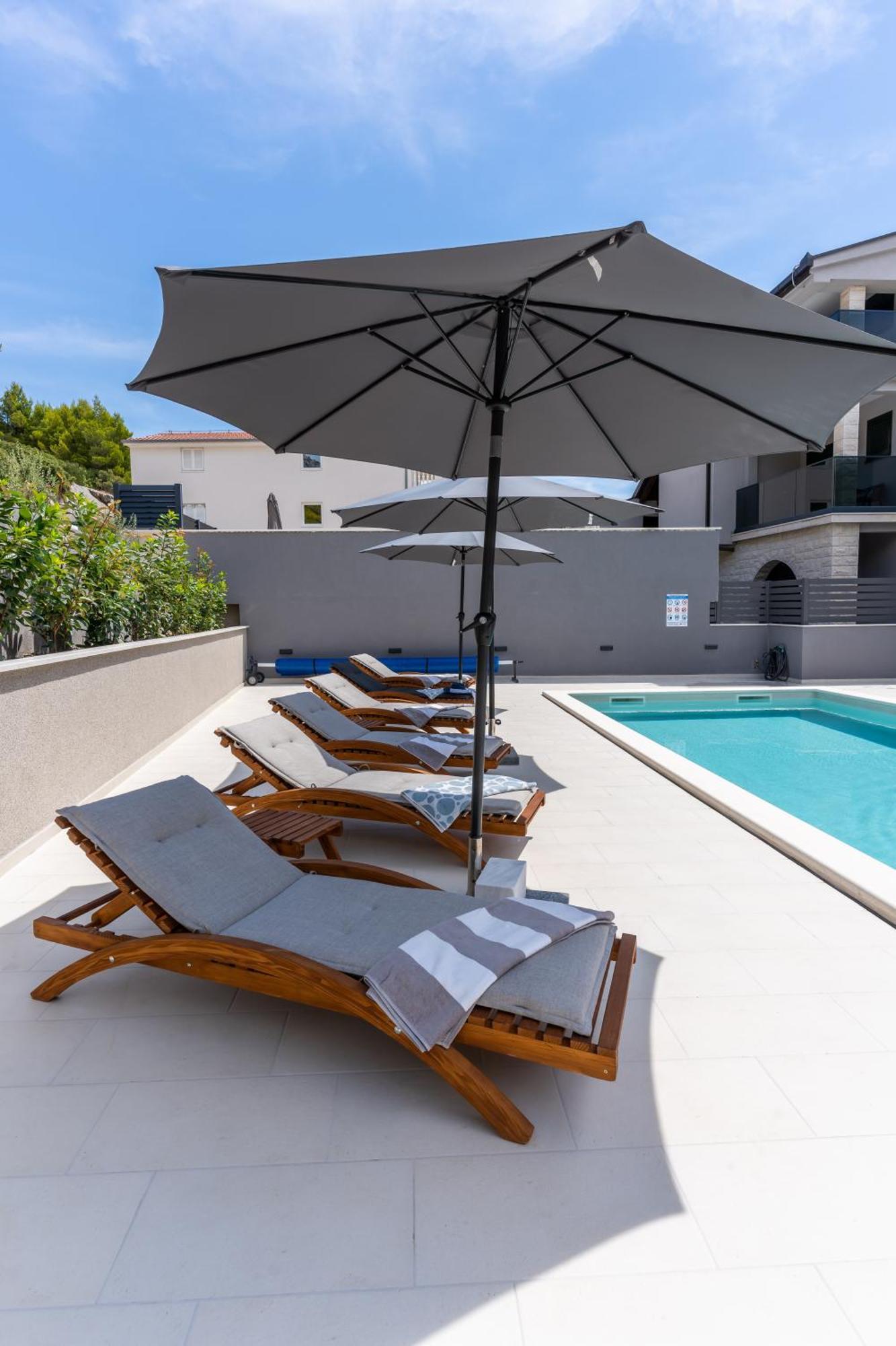 Luxury Apartment Lorena - Private Heated Pool - Jesenice  Ngoại thất bức ảnh